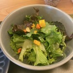 饗庭 - 有機野菜のサラダ
