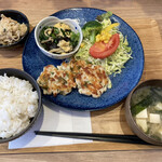 Rokabo Kafe Anzu - 週替わりランチ（鶏胸肉のしそチーズ焼き）