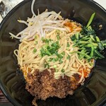 赤坂 四川飯店 - 辛さ普通の汁なし担々麺