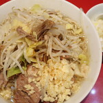 ラーメン二郎 - ラーメン半分＋ニンニク＋白ネギ
