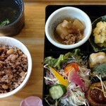 素食カフェ Ren - 本日の精進ごはん定食　お赤飯と薬膳スープ