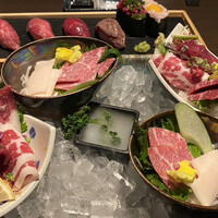 馬桜 下通り店 - 特選馬刺し盛り(2人前)