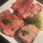 老舗精肉店直送 岡崎焼肉 飛騨牛の奴隷 - 