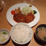 Wish - コンビ定食(煮込みハンバーグ・チキンカツ)950円