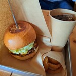 Cow Burgers - WチーズBURGER(1400円)&コーラ