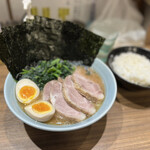 横浜ラーメン 渡来武 - 