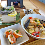 198821602 - 地魚の刺身や巻き寿司などもあり
                                  20種類以上の海鮮惣菜からチョイス｡