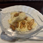 イーマサラ - セットのデザートの「ココナッツ・ソアンパプディ」