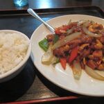 食府 - 鶏肉とカシューナッツ炒め(880円)とご飯小(160円)