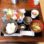 よね蔵 - 刺身定食