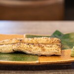 うなぎ専門店 本多 - 2023.3 白焼（大 1切れ 2,050円）