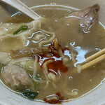 桜上水 船越 - 卓上の辣油を投入