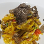 オステリア・オリエーラ - 熟成牛のラグーソースに書けて贅沢な一品(^-^)