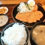 Koutouken - トンカツ定食￥750