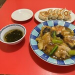 YASU - 中華丼と餃子