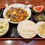 24時間 餃子酒場 - 麻婆茄子の定食