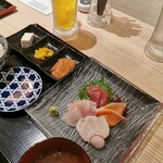 Sapporo Eki Kitaguchi Sakaba Meshi To Junmai - 生ビールもね