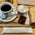 Cafe DAPHNE - ブレンドコーヒー 450円＋モーニングサービス Aセット(厚切りトースト・ゆで玉子)