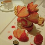 タカノフルーツパーラー - 苺のプレートデザート