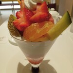 タカノフルーツパーラー - 季節の果実タカノセレクション〜マスクメロン・苺・デコポン〜
