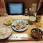 Anchisuteki Tororo Mugimeshi Butamaru - バラ肉、普通サイズの定食