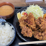 Hanamaru Kafe - からあげ定食 普通 700円