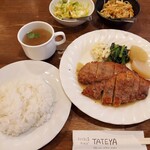 タテヤ - 本日の日替り(鶏胸肉のカツレツ オランテーズソース和風仕立て)
