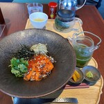 Kyoutouji Fujii Mei En - 抹茶茶漬け　鮭といくら　本日の宇治茶付き　1650円