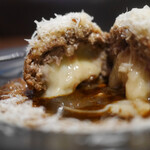 ステーキなぐら - プレミアムチーズインハンバーグ