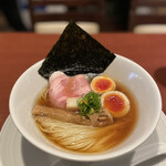 酒肴場 屯 - 注文は、津軽煮干し中華蕎麦（味玉入り）¥900