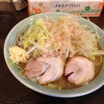 麺や あかつき - あかつき麺　野菜・にんにく・タレ・背アブラ(2013.05)