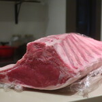 フィエルテ - ブルターニュ産 乳飲み仔牛のプレゼンテーション