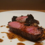 フィエルテ - ブルターニュ産 乳飲み仔牛アップ