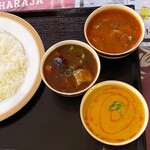 リトルインドパレス - スペシャルセットの3種カレー（上からネパール、日本、北インド）　白飯（日本米）