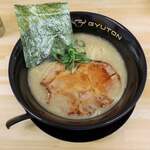 GYUTON - 牛豚骨醤油ラーメン