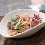 トリワイン ＰＩＫＯＳＨＨＨＵ - ピコシューの鶏どて煮込み