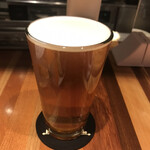 ヒマラヤテーブル - ペールエール(箕面ビール:大阪)。炭酸なしでの提供、元々ホップの苦味よりモルトの甘味を感じるビールだけど炭酸が無いとよりその傾向が強くなります。のんびり楽しんで☆
