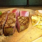 ｽﾃｰｷ肉の網焼き（紅塩で）