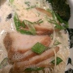 ばっこ志 - 特濃ら～めん、皮つきバラチャーシュー(2013/7)