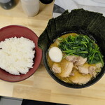 ラーメン 三亀 - 特三亀ラーメンとご飯