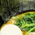 ラーメン 三亀 - 鶏油たっぷり