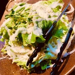 個室居酒屋 囲 - 【¥980-】まん丸！シーザーサラダ