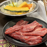 成吉思汗 大黒屋 五丁目店 - 肩ロースと焼き野菜