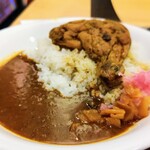 すき家 - 炭火焼きほろほろチキンカレー並690円 サラダセット190円