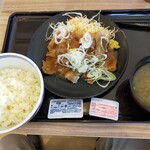 吉野家 - 料理写真:大判豚肩ロース焼き定食（旨ダレ生姜）