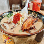 Kiraku - 博多新味ラーメン(小) 880円
                      ちなみに(大)は、1.5玉だそうです