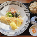 Udombonkura - ちく玉天ぶっかけ(冷) とりごぼう飯セット