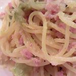 トラットリア・ステッラ・カンパーニャ - キャベツとソーセージのクリームソース