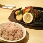 トルティカフェ - 前菜、スープ付 ￥1000 ハンバーグセット
