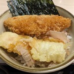 ゆで太郎 - ミニのり弁。正価330円がフェアで230円
            食材にこだわったとのこと
            美味しいと思います
            今度これを2つテイクアウトしてしまおう